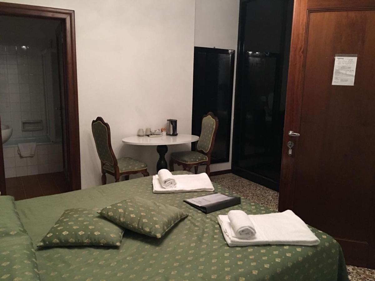 Casa Dolce Hotel Velence Szoba fotó